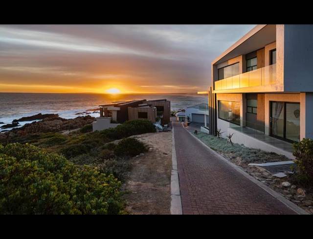4 BEDROOM HOUSE FOR SALE IN PINNACLE POINT GOLF ESTATE